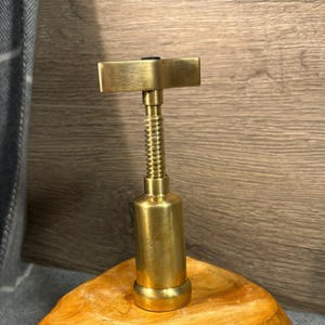 Vintage massief messing zware 'HCA' gegraveerde Italiaanse kurkentrekker | Verzamelobjecten uit het midden van de eeuw uit Italië | Decor MCM Wineries and Vineyards