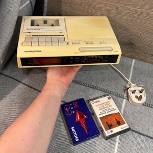 Vintage Morphy Richards Cream Discoloured Plastic 3 Band Alarm