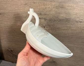 Jarra de salsa de porcelana antigua del siglo XIX con sello Bisto Caduceus, Bishop & Stonier, con diseño minimalista de bote de remos / Objeto de colección de menaje de cocina inglés