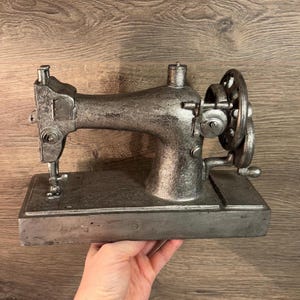 Vintage Silver Tone Resin Sewing Machine Statue Sculpture | Tailor and Seamstress Metallic Replica Tools | Clothing & Fashion Designer Decor