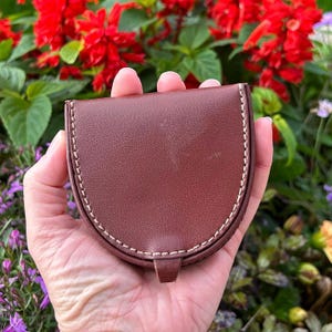 Monedero vintage de piel auténtica en color marrón con forma de media luna y dos secciones para guardar monedas, monedero con forma de herradura, billetera unisex antigua