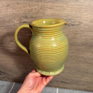 Vintage Burton Studio aardewerken kan/schenkkan | Rustieke landelijke keuken | Landelijke voorraadkast met ribbels en groeven