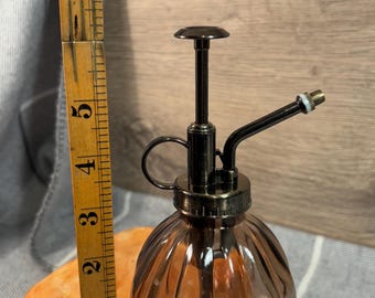 中古プラスチック&ブラウンガラス植物用ミスト | 植物用アクセサリー