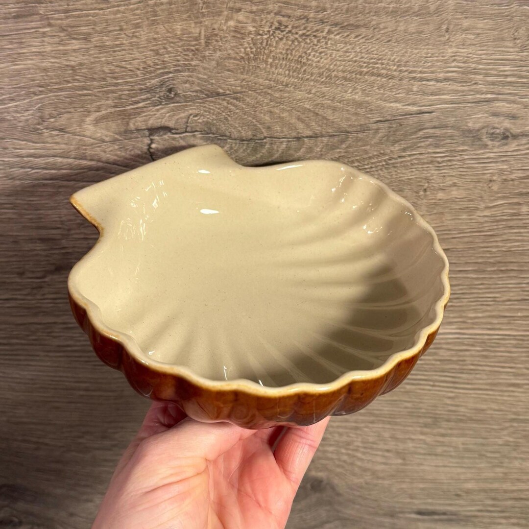 Vintage Brown Cream Clam Sea Shell Shaped Bowl | Sea, Ocean & Beach ...