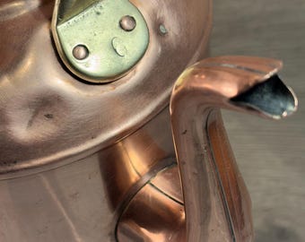 ヴィンテージ銅ケトル 蓋と木製ハンドル付き 特許 176270 – サイズ 6