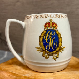 Vintage King George VI Queen Elizabeth Coronation May 1937 Official Collectible Tea Coffee Mug Made in England Monarch's Dieu et mon droit image 2