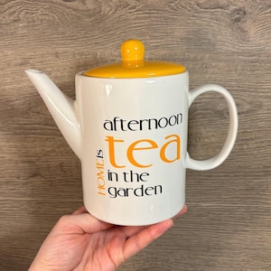 Vintage Home é chá da tarde no Garden Ceramic Bule de cerâmica amarelo-sol e branco da Old Pottery Company | Gardener Kitchen