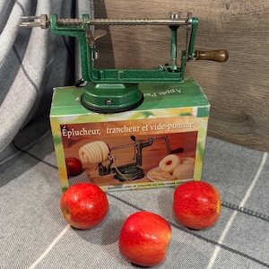 Vintage Apple Parer & Slicer, Corer Green Apple Machine with Original Box | Cookware Small Kitchen Appliances | Cooking Utensils and Gadgets
