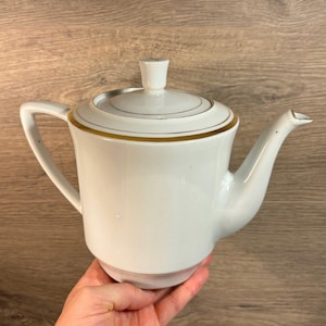 Vintage Teapot Made in China | White Ceramic Gilded Tea Pot | Daily Brew Essentials | Oriental Kitchenalia | Used Old Chinese Tea Maker Pot
