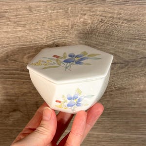 Poole Royal Bone China Iris Burgundy Line Hexagonal Lidded Small Trinket Box Made in Thailand | Collectible Dressing Table Jewellery Boxes
