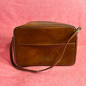 vintage 1970s Faux Cuir Cognac Marron Doré Léger Messager Satchel Shoulder Strap Bag