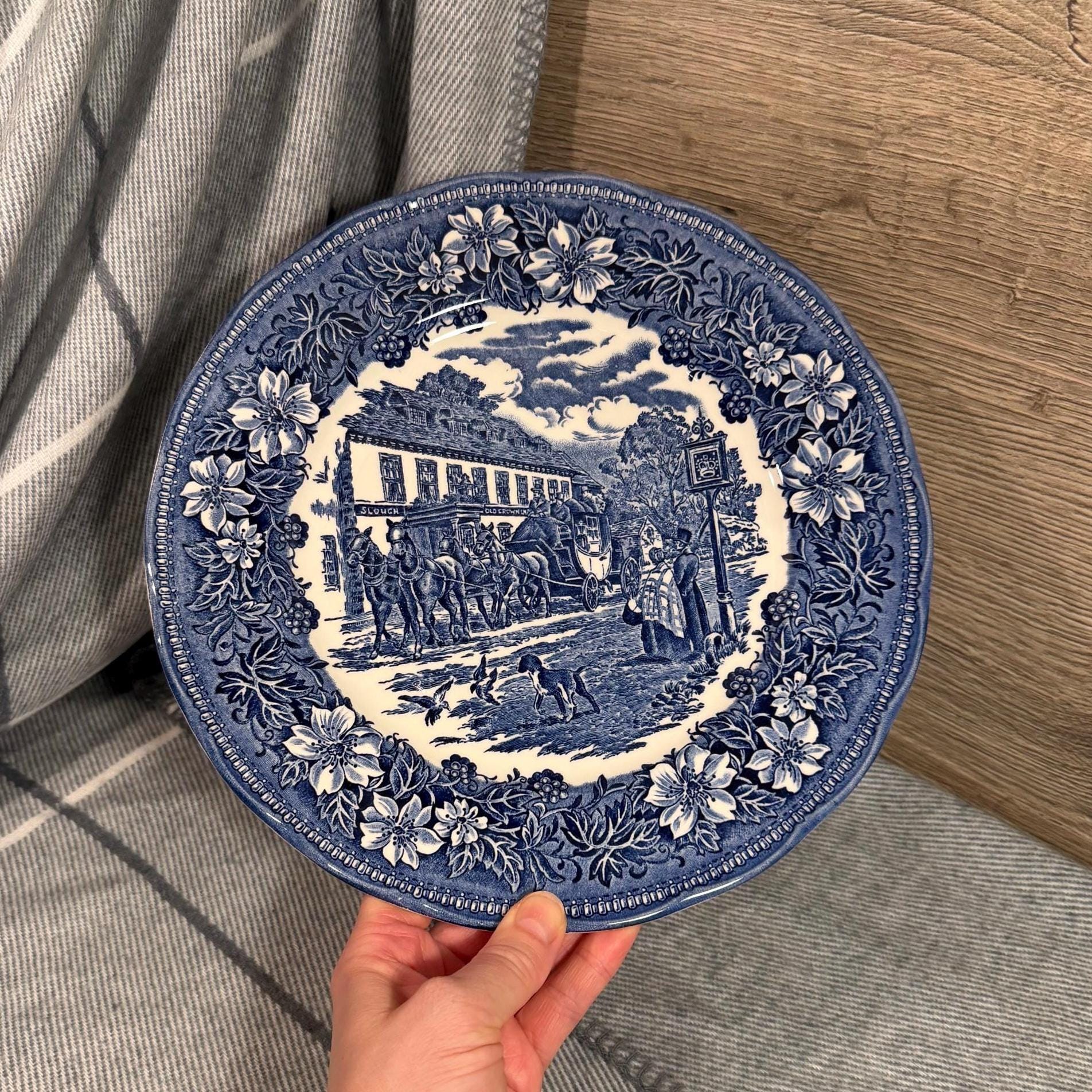 Royal Tudor Ware - Etsy