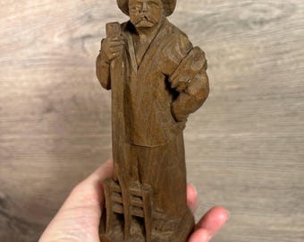 ヴィンテージ Zsürizte ネピ ハンガリーの民芸品の水差し。高さ13