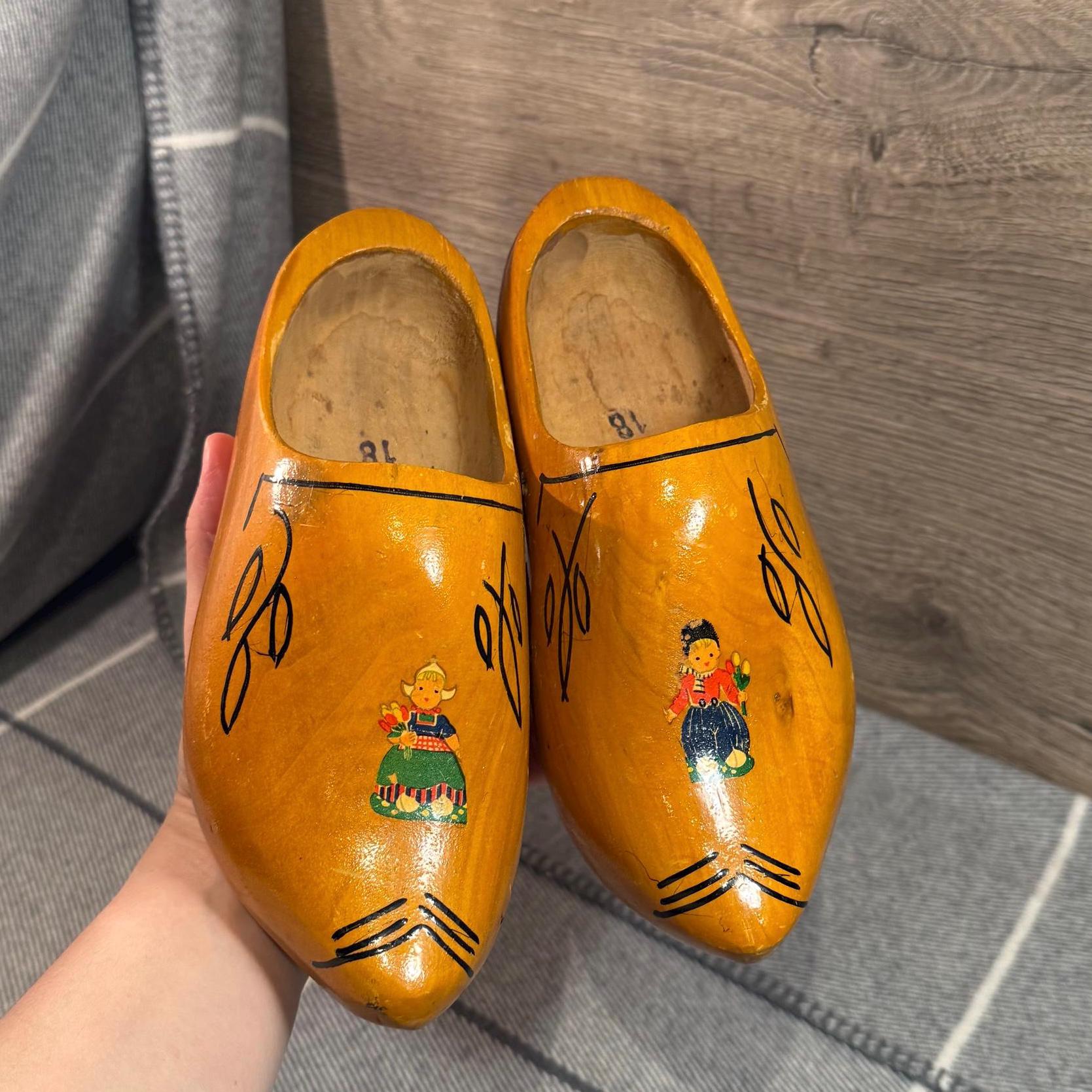 Scarpe da bambino del 1900 Italia