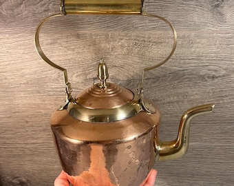 Bollitore vintage in rame martellato e ottone con pomello a forma di ghianda sul coperchio / Decorazione rustica da cucina in stile fattoria / Accessori da cucina tradizionali color oro