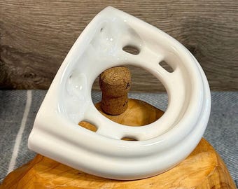 Portavasos y cepillo de dientes de cerámica blanca neutra minimalista vintage montado en la pared / Estante de porcelana para colgar en la pared / Accesorio de baño minimalista