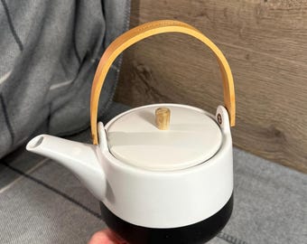 Preloved Dartington Two Tone Black & White Stoneware Teapot with Wooden Handle | Well Used Rusty Discoloured Kitchenalia | Tea Party Display