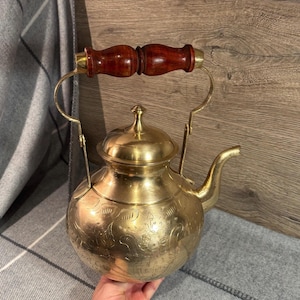 Vintage Brass Large Engraved Floral Motif Lidded Kettle with Chunky Wooden Swing Handle | Engraved Teapots & Tea Makers | Rustic Kitchenalia
