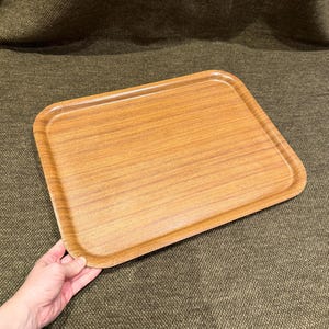 Bandeja retangular vintage Mallod retrô tradicional marrom, com detalhes rachados, fabricada na Grã-Bretanha | Artigos icônicos britânicos para casa | Acessório para o lar