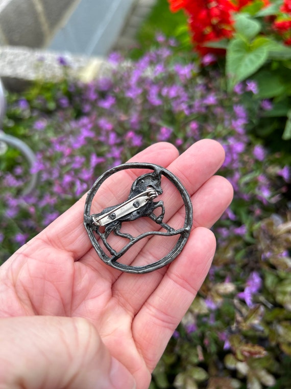 Vintage Silver Tone Pewter Round Circle Horse Pin… - image 9