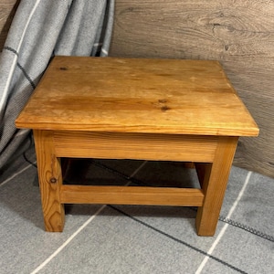 Vintage Hand gefertigte solide rechteckige Hocker Stufe | Natürlicher Blumentopfstand | Vielseitige Möbel | Handgefertigte Kleinmöbel im Skandinavischen Stil