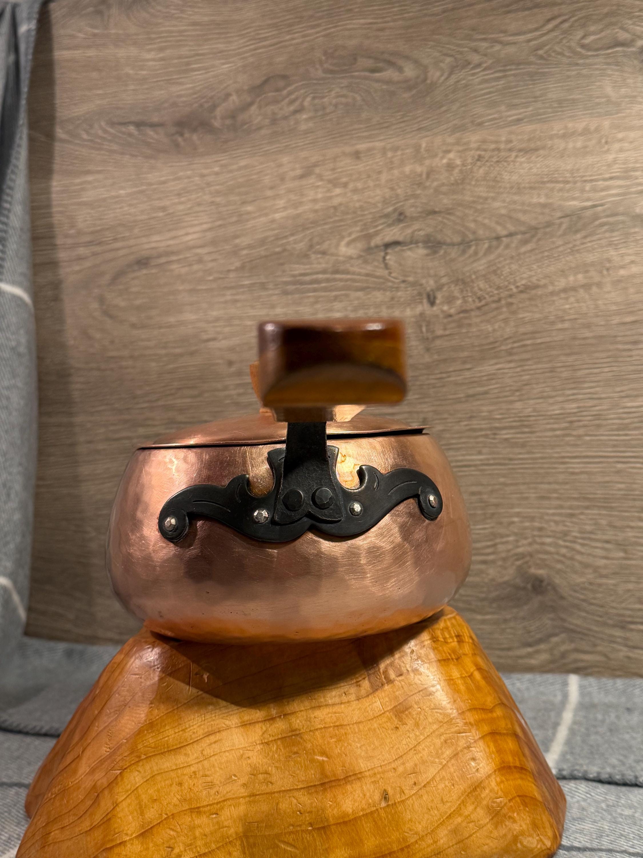 調理器具 STOCKLL NETSTAL SWISS MADE Vintage Stockli Netstal Hammered Copper Swiss Made Lidded Pot With