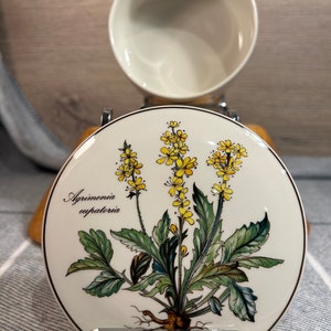 Vintage Villeroy & Boch Agrimonia Eupatoria Yellow Flower Botanica Luxembourg Vitro Porcelain Round Lidded Jewellery Trinket Bowl Dish Box image 3