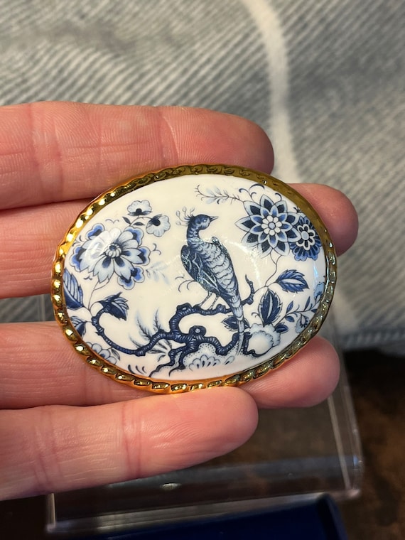 Aynsley brooch sale