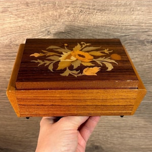 Vintage Inlaid Wood Footed Music Box | Handcrafted Jewellery Storage | Mid Century Marquetry Inlay Lidded Trinket Tray | Musical Collectible