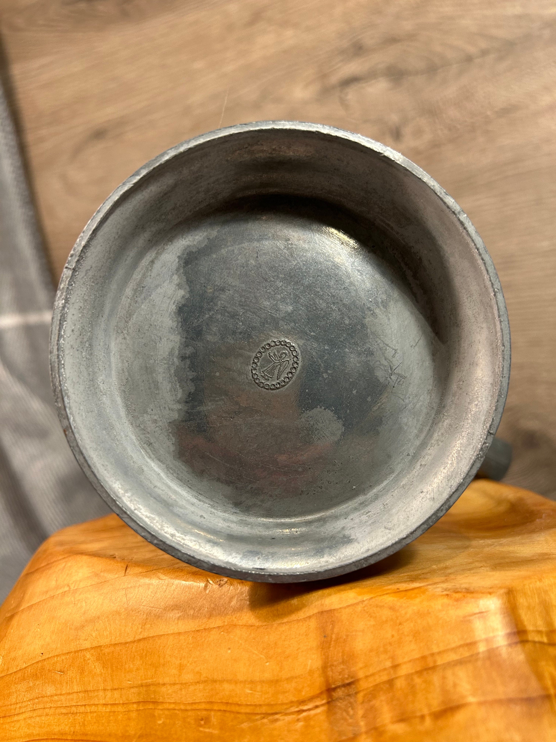 ヴィンテージシルバートーンのドイツ製コレクターズピューター製