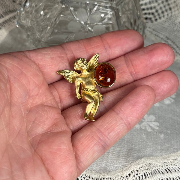 Vintage Signed LS Lewis Stern Matte Finish Gold Tone Cherub Angel Pin Brooch With Amber Cabochon Bead