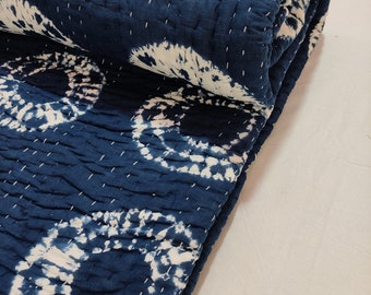 Couette kantha faite main bleu indigo, couverture confortable, couette réversible cousue à la main, rembourrage 100 % coton teint à la main traditionnel, AOK #054