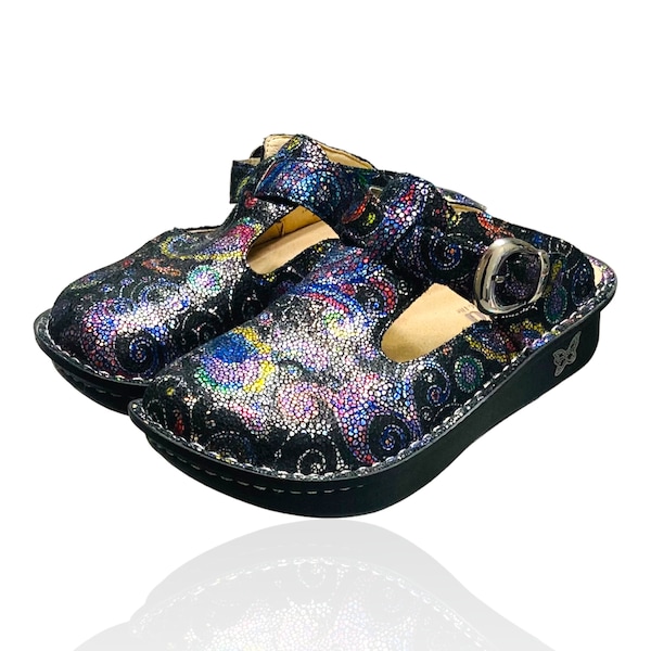 fashionable nursing shoes