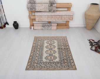 Handmade Wool Oushak Rug: Small Vintage Turkish Rug (3x4 ft)