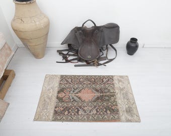 Vintage Turkish Doormat Rug: Small Cotton Wool Entryway Rug (3.5 x 2.1 ft)