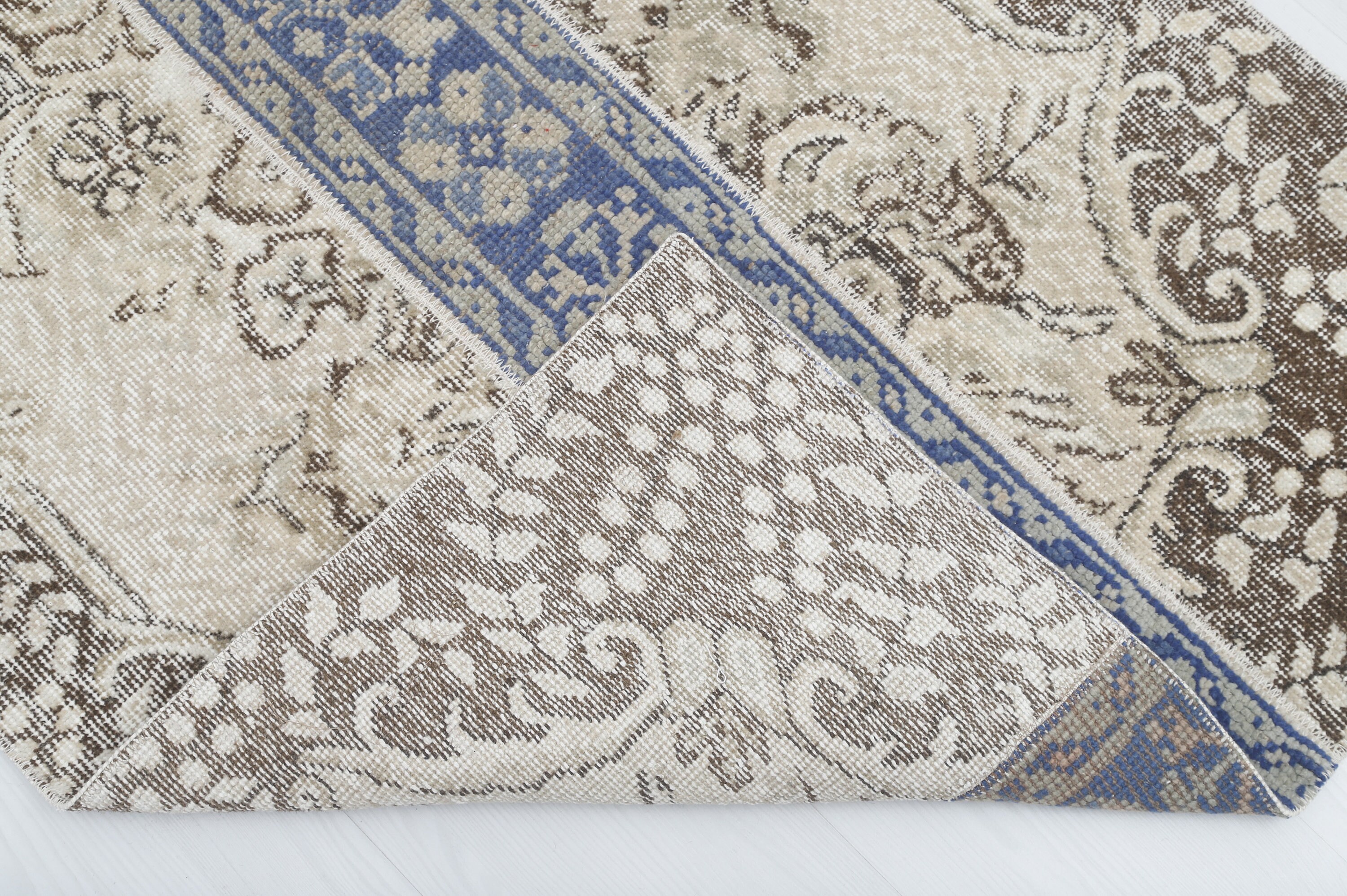 248×133 トルコ・アナトリア地方の水彩のようなヴィンテージラグ ヴィンテージ トルコ ウシャク ランナーラグ：ハンドメイドウール