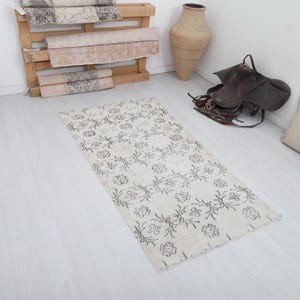 Vintage Turkish Runner Rug: Oushak Anatolian Hallway Rug (3x6 ft)