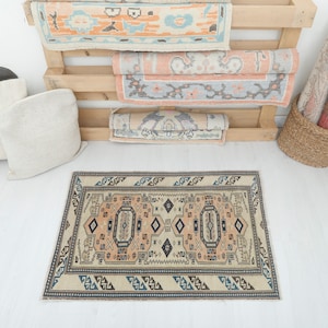 Vintage Oushak Turkish Rug 2x3: Neutral Anatolian Wool Rug