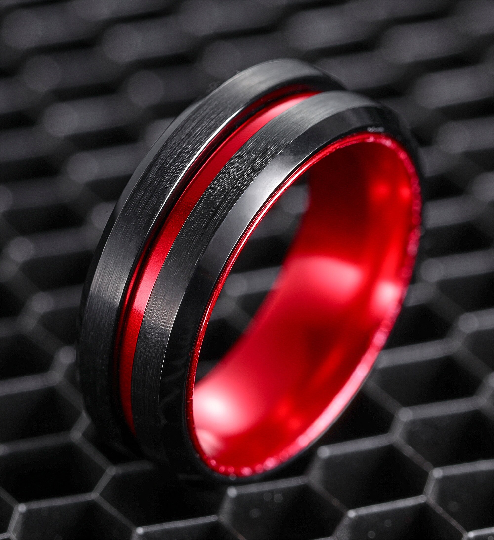 Anello In Tungsteno Nero Spazzolato Da 8 Mm Con Intarsio Rosso Scanalato, Anello Nuziale In Tungsteno Con Bordo Smussato Spazzolato, Anello Nuziale Per Uomo E Donna, Regalo Di Anniversario - Italia - Foto 12