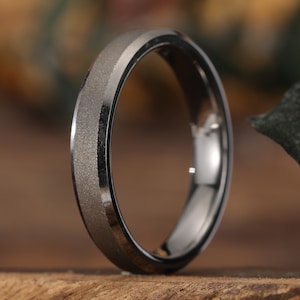 Anello in tungsteno d&#39;argento da 4 mm, anello per uomo e donna, anello in carburo di tungsteno, anello per anniversario, finitura sabbiata, placcato in oro