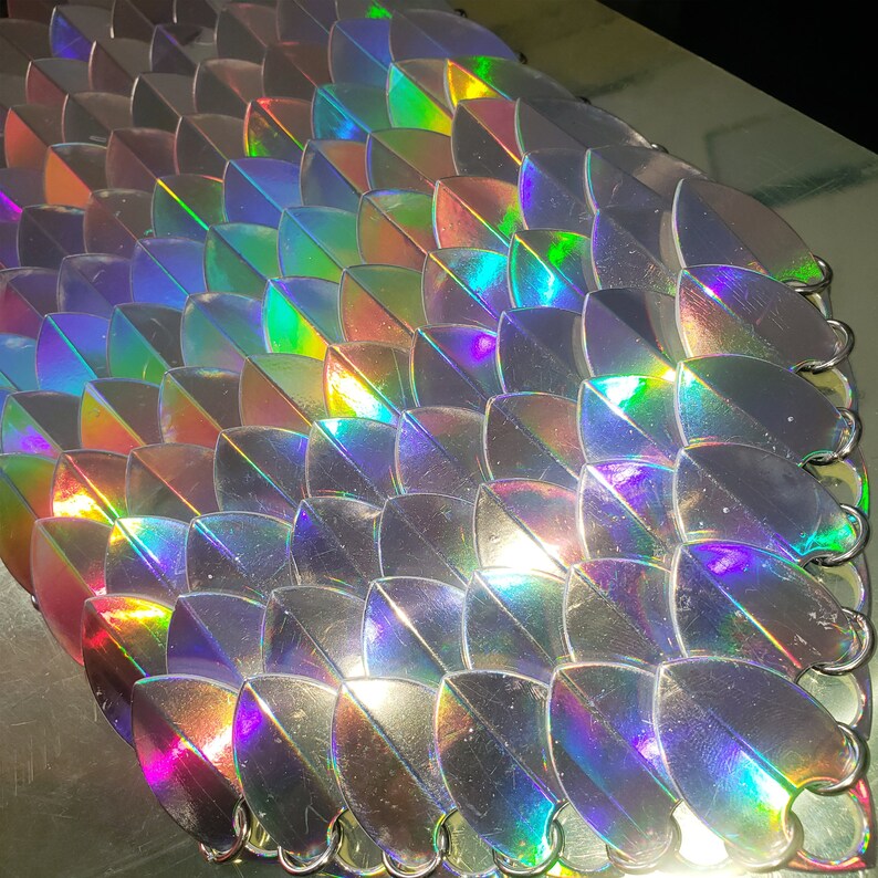 100 Large Rainbow Holographic Alloy Dragon Scales Scalemail Bulk