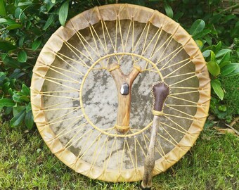 Tunable shamanic drum with agate made of cowhide and ash 50 cm