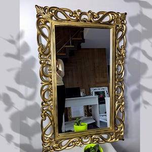 Rechthoekige wandspiegel in antieke stijl, spiegel met gewreven gouden lijst, grote vintage spiegel, decoratieve spiegel, barokke spiegel woonkamer