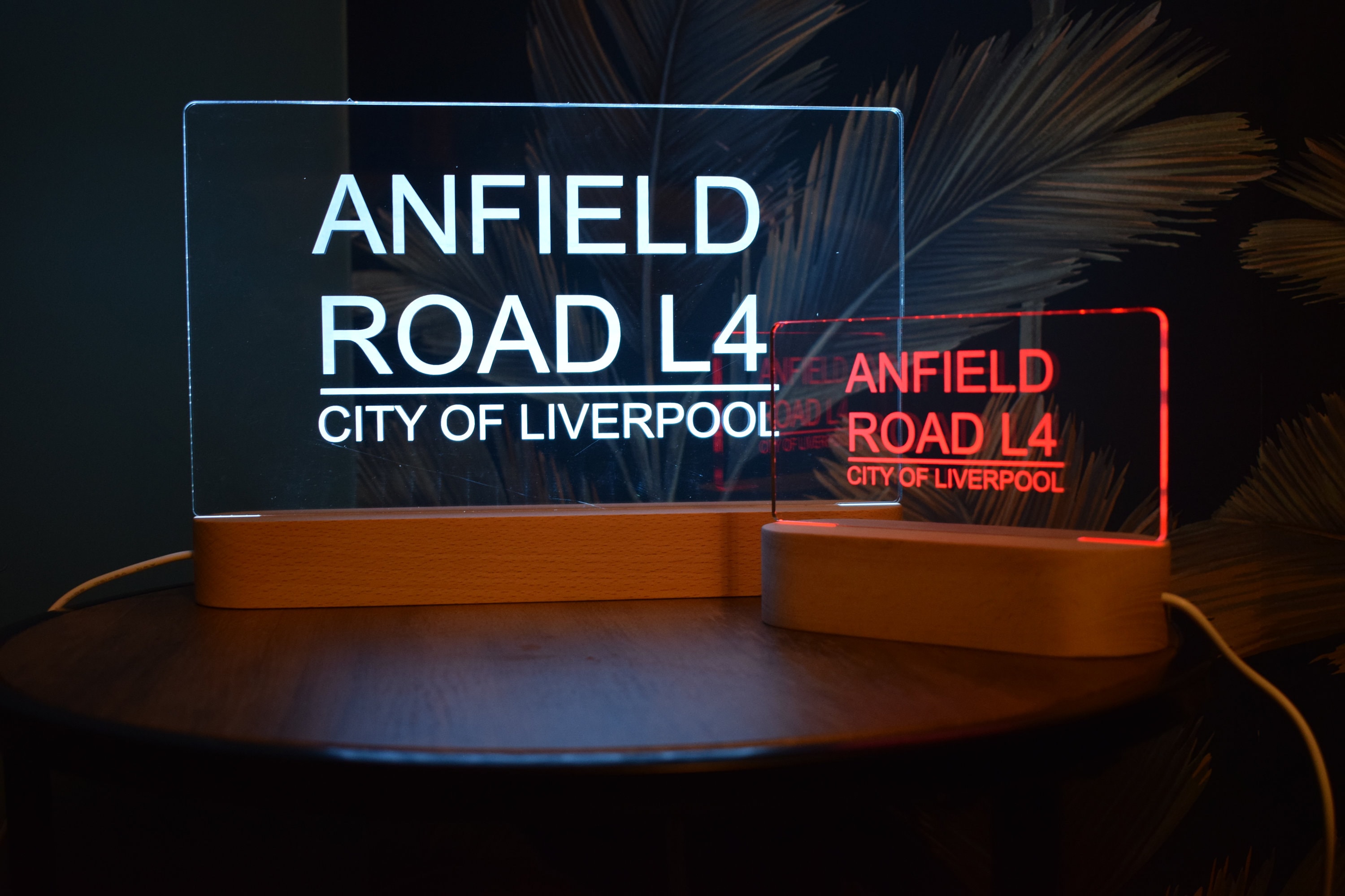 Liverpool リバプールFC LEDライト ロゴプレート