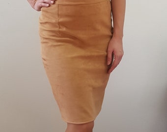 Suède camel rok 60 cm lang netjes