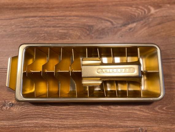 oud doel Netjes Vintage Goud Metalen Aluminium Ijsblokjesbakje Quickube - Etsy