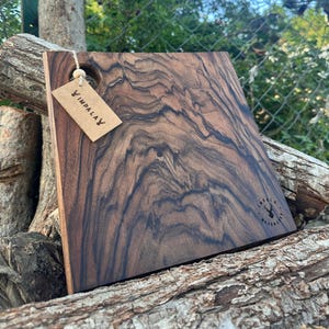 Black Walnu Square Cutting Board, Walnut Wood Cutting Board, Handmade Cutting Board, Unique Cutting Board, Real Pattern, Christmas Gift