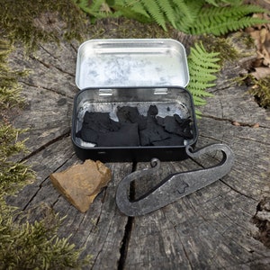High Carbon Flint and Steel Striker, Hand Forged Blacksmith Bushcraft Steel Fire Starter, Flint, Viking Flint