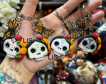 Catrina w/ Monarch Butterfly. Porcelain Keychain. Butterfly Keychain. Dia-De-Muertos-Keychain.