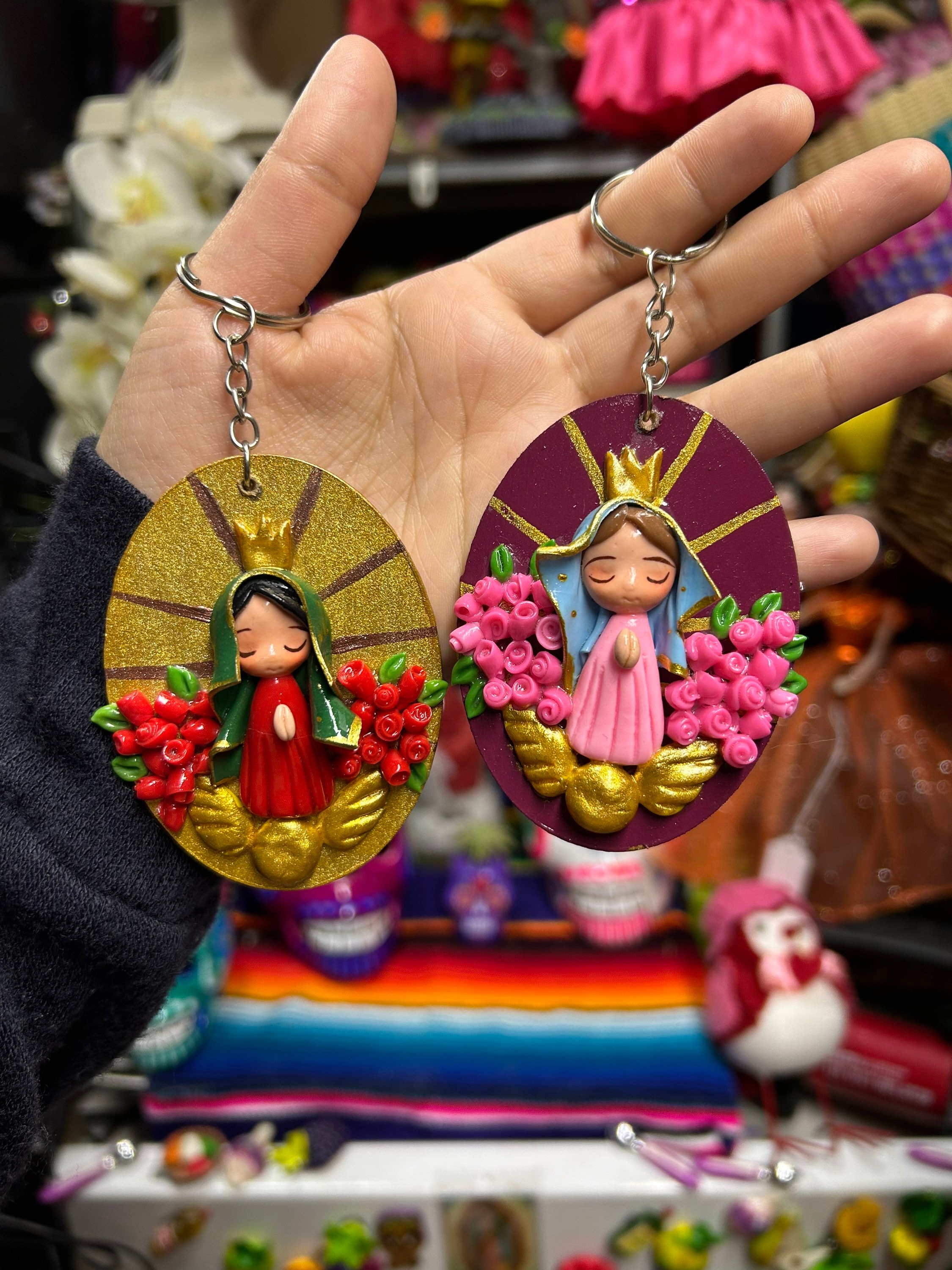 Amaos Divinity Miracle Virgen Mary - Virgen de La Medalla Milagrosa (Mini) (Miracle Virgin Mary Keychain)